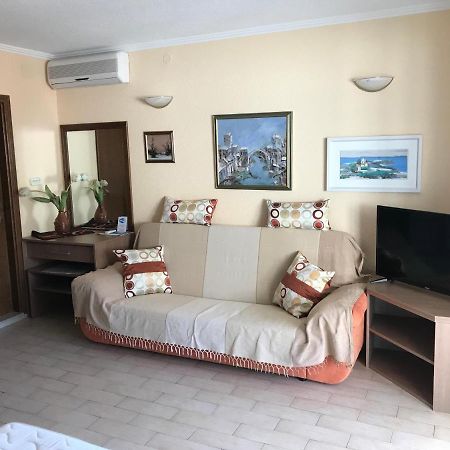 Apartments Zovko Tučepi Eksteriør bilde