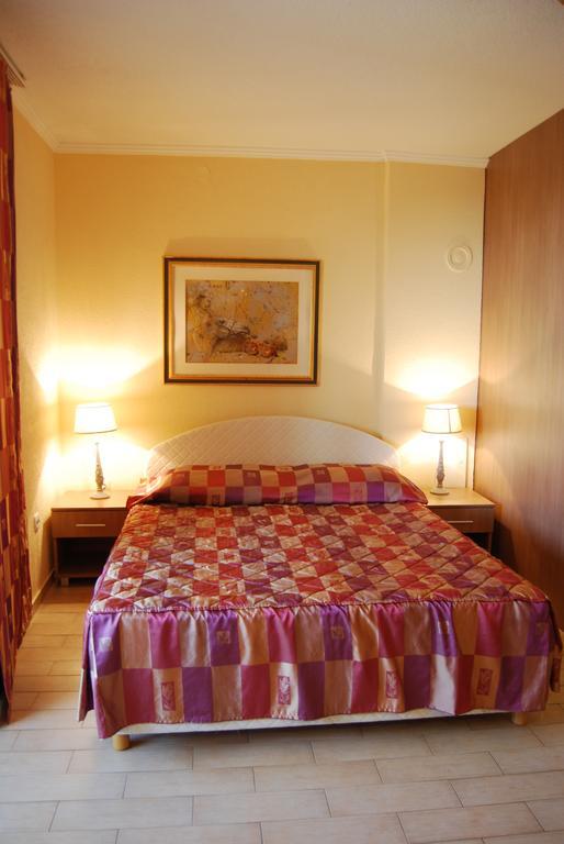 Apartments Zovko Tučepi Eksteriør bilde