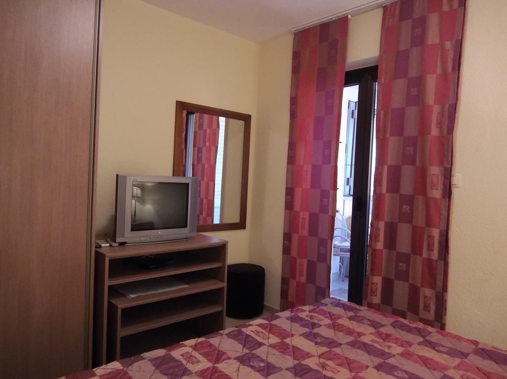 Apartments Zovko Tučepi Eksteriør bilde